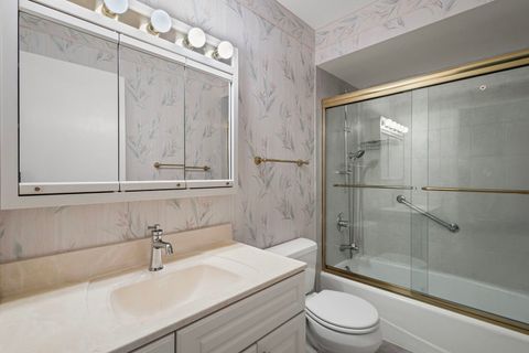 Tiny photo for 2526 Essex Drive, Northbrook, IL 60062 (MLS # 12521204)