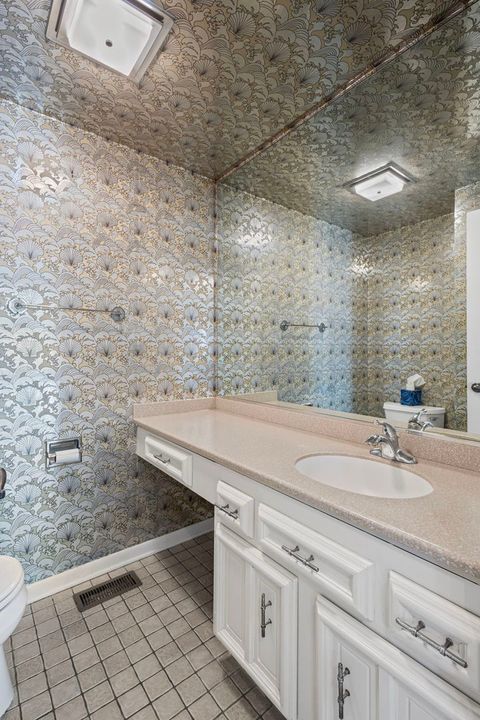 Tiny photo for 2526 Essex Drive, Northbrook, IL 60062 (MLS # 12521204)