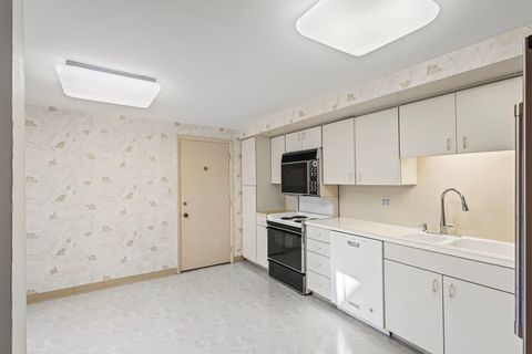 Tiny photo for 2526 Essex Drive, Northbrook, IL 60062 (MLS # 12521204)