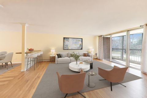 Tiny photo for 2324 Central Street #2B, Evanston, IL 60201 (MLS # 12598304)