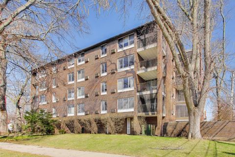 Tiny photo for 2324 Central Street #2B, Evanston, IL 60201 (MLS # 12598304)