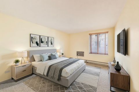 Tiny photo for 2324 Central Street #2B, Evanston, IL 60201 (MLS # 12598304)