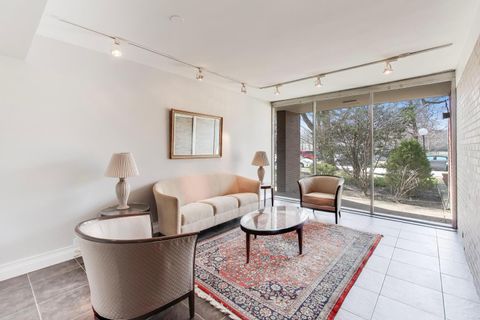 Tiny photo for 2324 Central Street #2B, Evanston, IL 60201 (MLS # 12598304)