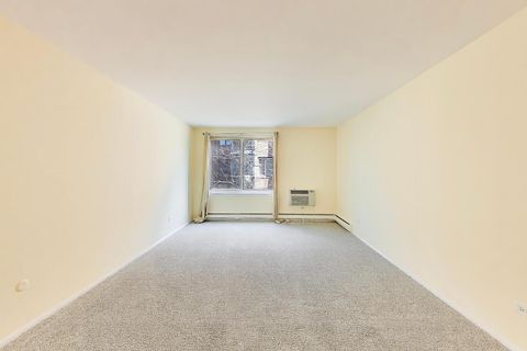 Tiny photo for 2324 Central Street #2B, Evanston, IL 60201 (MLS # 12598304)