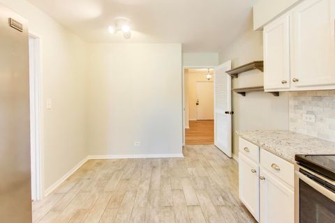 Tiny photo for 2324 Central Street #2B, Evanston, IL 60201 (MLS # 12598304)