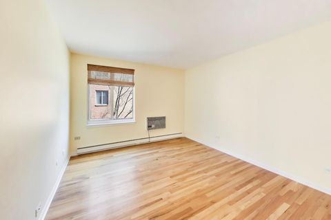 Tiny photo for 2324 Central Street #2B, Evanston, IL 60201 (MLS # 12598304)