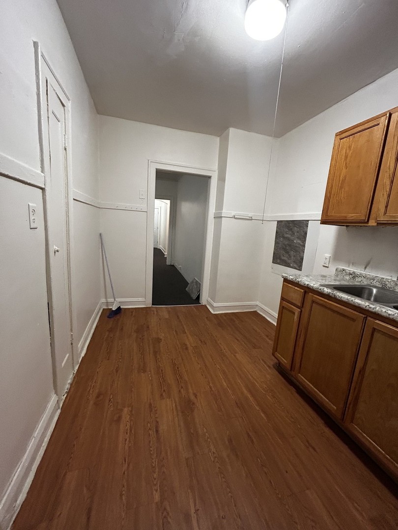 209 N Kolmar Avenue 1S