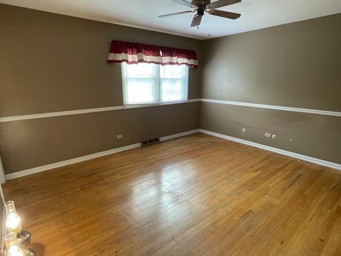 Tiny photo for 202 Oak Drive, Shorewood, IL 60404 (MLS # 12500064)