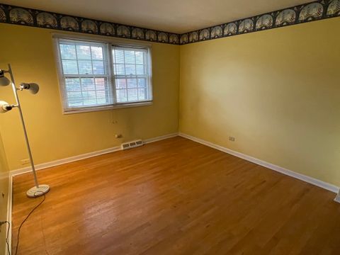 Tiny photo for 202 Oak Drive, Shorewood, IL 60404 (MLS # 12500064)