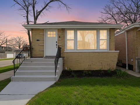 Photo of 5301 S Menard Avenue, Chicago, IL 60638 (MLS # 12614530)