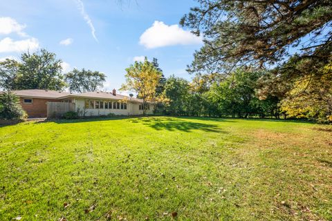Tiny photo for 412 W Olive Avenue, Prospect Heights, IL 60070 (MLS # 12501612)