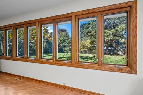Tiny photo for 412 W Olive Avenue, Prospect Heights, IL 60070 (MLS # 12501612)