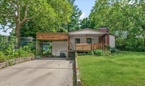 Photo of 302 Flora Drive, Champaign, IL 61821 (MLS # 12463157)