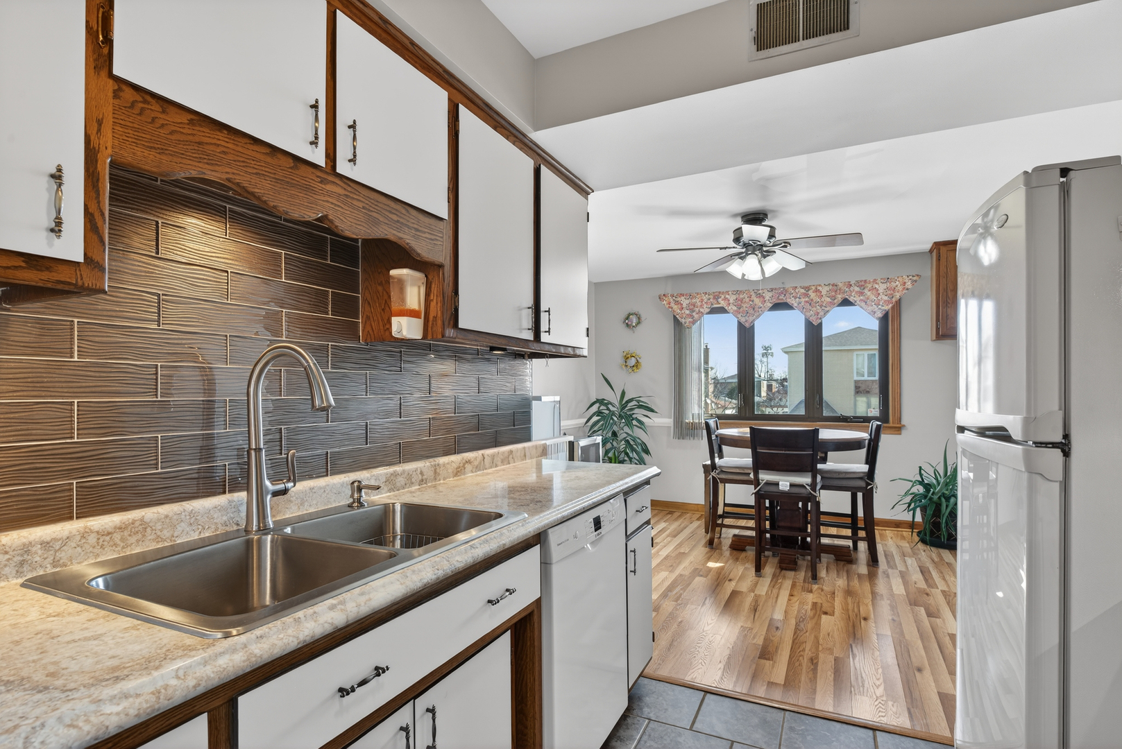 6056 S Keating Avenue 2E