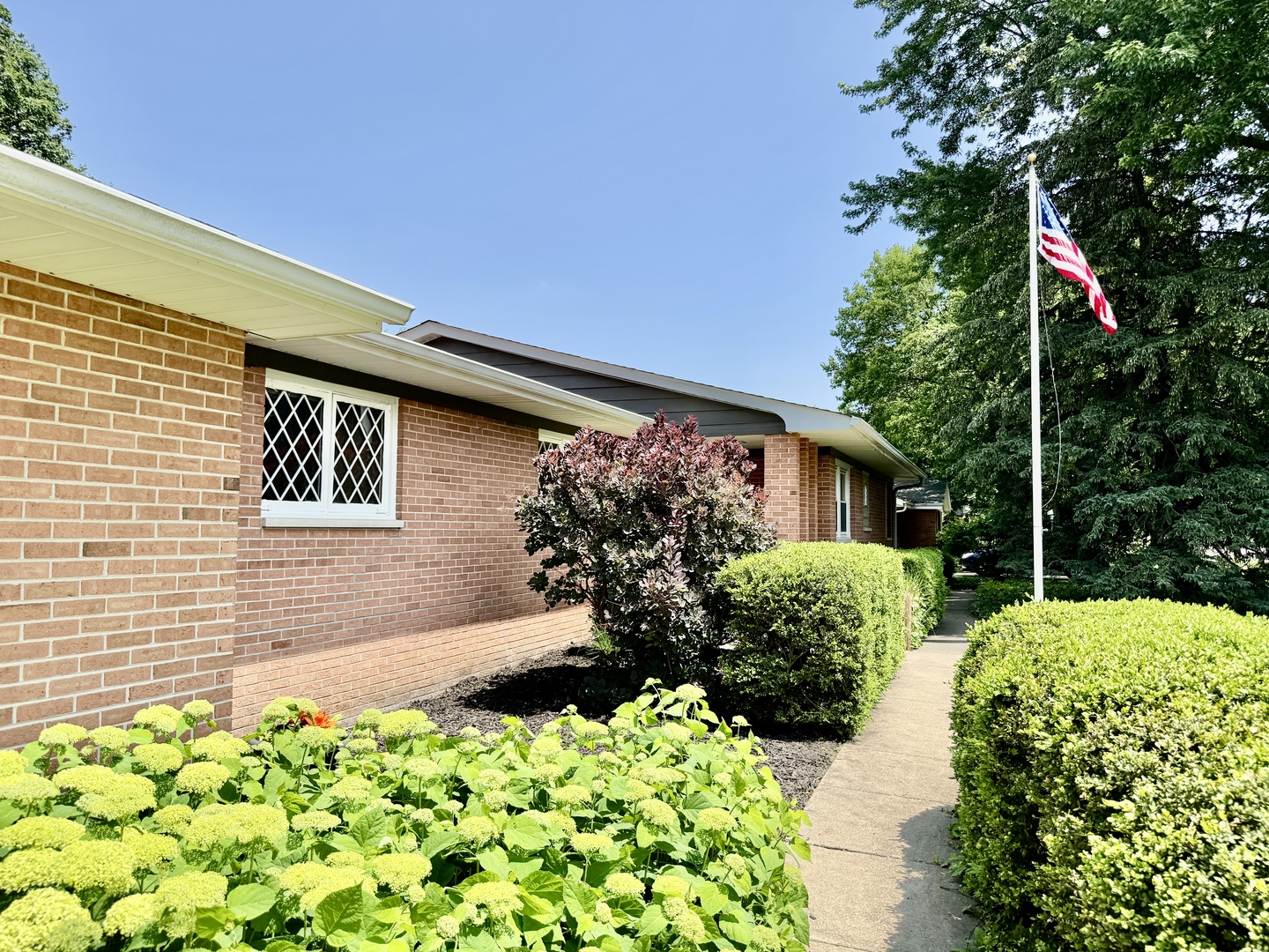 221 Thornbrook Road