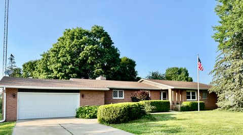 221 Thornbrook Road DeKalb IL 60115