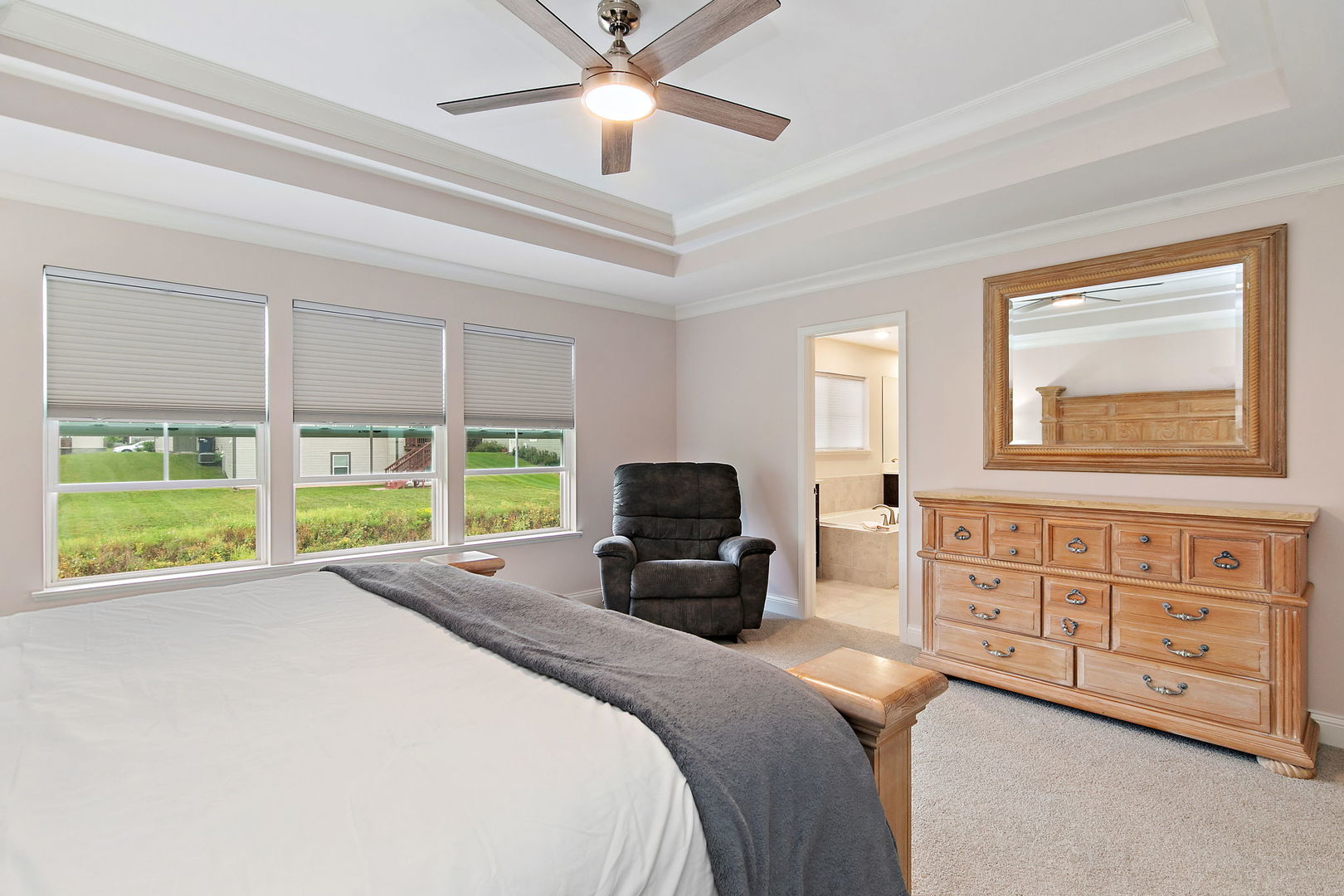 Crystal Lake, Illinois 60012, United States, 5 Bedrooms Bedrooms, ,4 BathroomsBathrooms,Residential,Active,250064