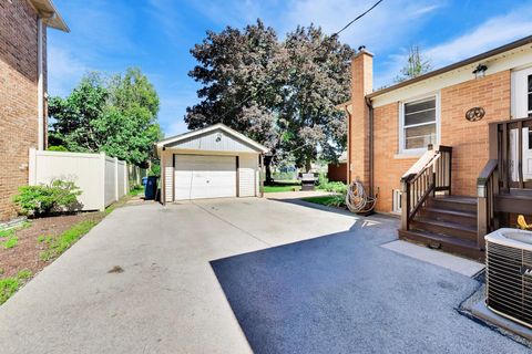 Tiny photo for 479 N Elm Avenue, Elmhurst, IL 60126 (MLS # 12684157)