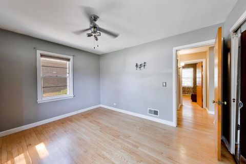 Tiny photo for 479 N Elm Avenue, Elmhurst, IL 60126 (MLS # 12684157)