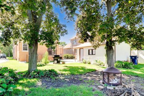 Tiny photo for 479 N Elm Avenue, Elmhurst, IL 60126 (MLS # 12684157)