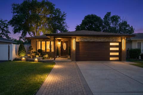 Tiny photo for 8320 Lamon Avenue, Burbank, IL 60459 (MLS # 12668074)