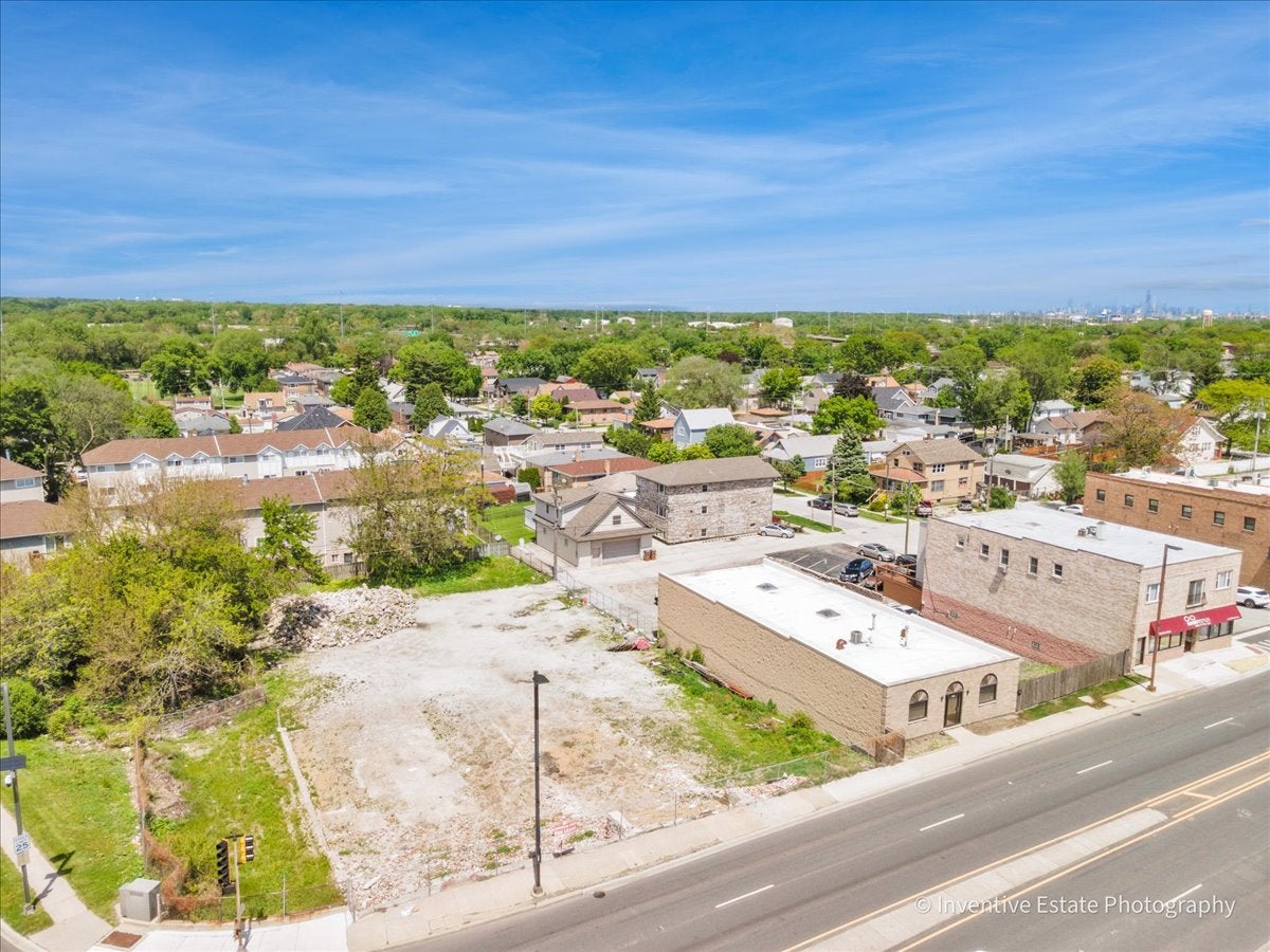 7450 W Archer Avenue