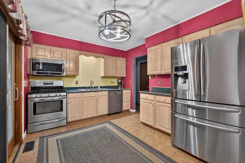 Tiny photo for 2928 Oxford Drive, Bettendorf, IA 52722 (MLS # 12724718)