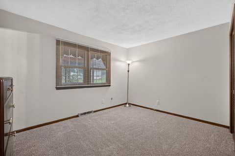 Tiny photo for 2928 Oxford Drive, Bettendorf, IA 52722 (MLS # 12724718)