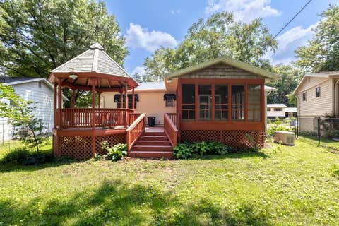 Tiny photo for 2928 Oxford Drive, Bettendorf, IA 52722 (MLS # 12724718)