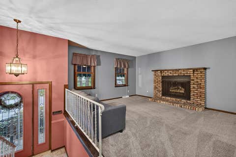 Tiny photo for 2928 Oxford Drive, Bettendorf, IA 52722 (MLS # 12724718)