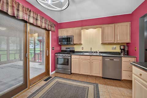 Tiny photo for 2928 Oxford Drive, Bettendorf, IA 52722 (MLS # 12724718)