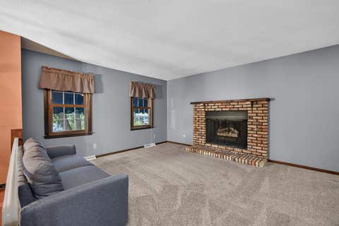 Tiny photo for 2928 Oxford Drive, Bettendorf, IA 52722 (MLS # 12724718)