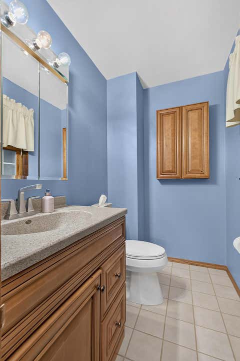 Tiny photo for 2928 Oxford Drive, Bettendorf, IA 52722 (MLS # 12724718)