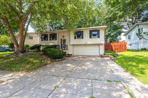 Tiny photo for 2928 Oxford Drive, Bettendorf, IA 52722 (MLS # 12724718)