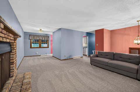 Tiny photo for 2928 Oxford Drive, Bettendorf, IA 52722 (MLS # 12724718)