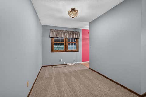 Tiny photo for 2928 Oxford Drive, Bettendorf, IA 52722 (MLS # 12724718)