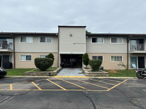 Photo of 850 E Old Willow Road #108, Prospect Heights, IL 60070 (MLS # 12463685)