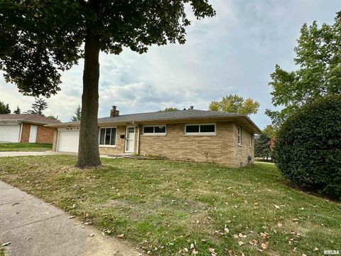 Tiny photo for 2804 OAK Street, Davenport, IA 52806 (MLS # QC4268459)