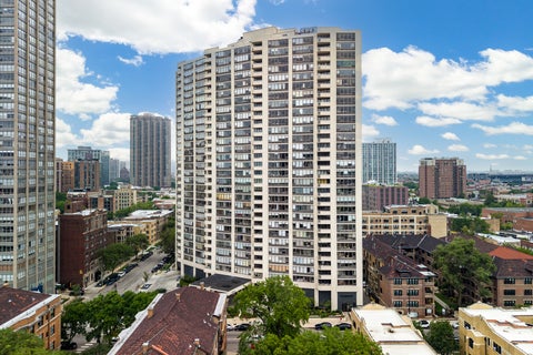 Photo of 3930 N PINE GROVE Avenue #1710, Chicago, IL 60613 (MLS # 12717340)