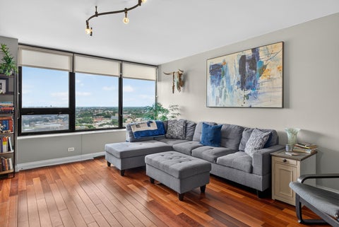 Tiny photo for 3930 N PINE GROVE Avenue #1710, Chicago, IL 60613 (MLS # 12717340)
