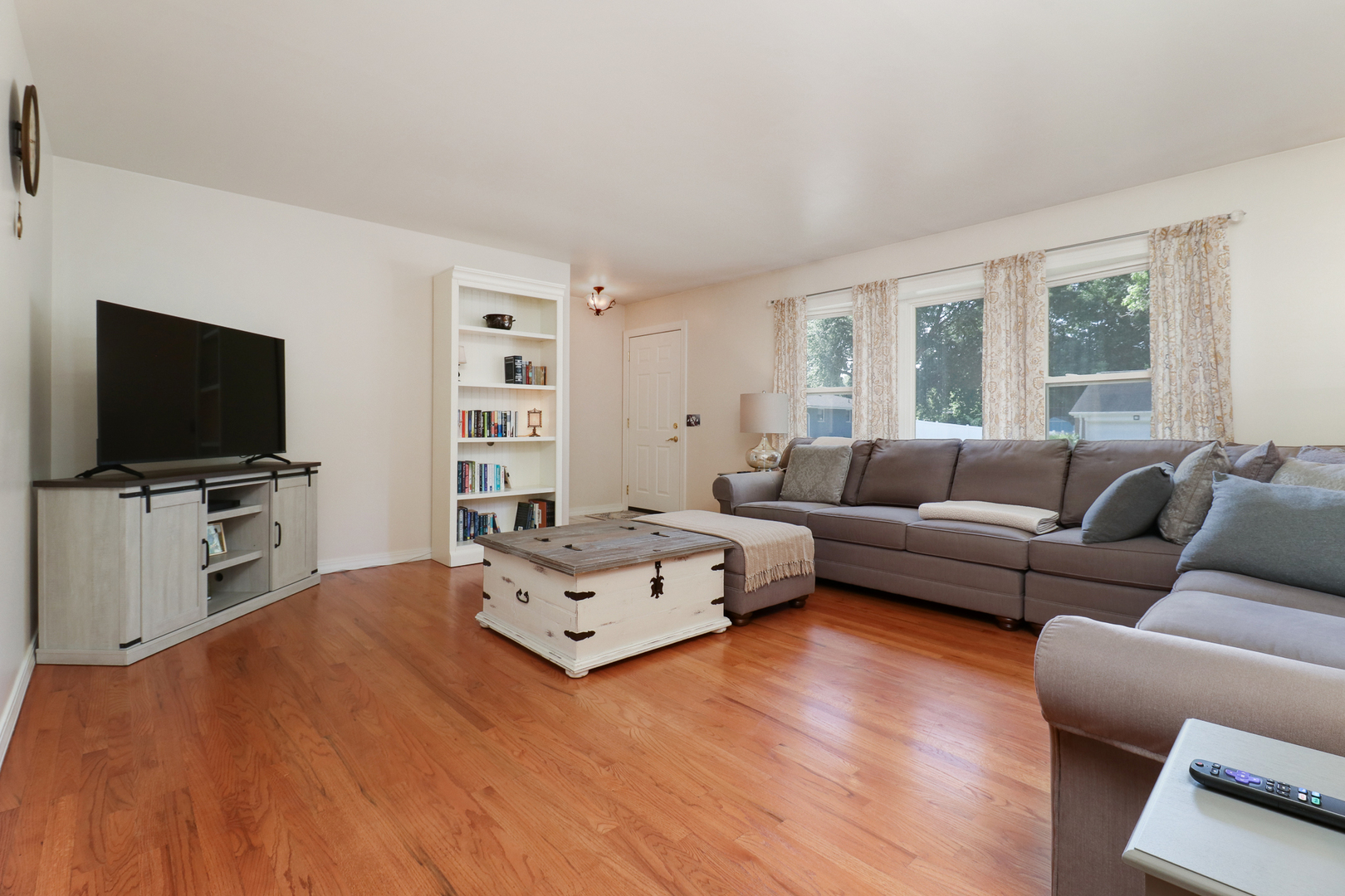 906 Hanlin Court