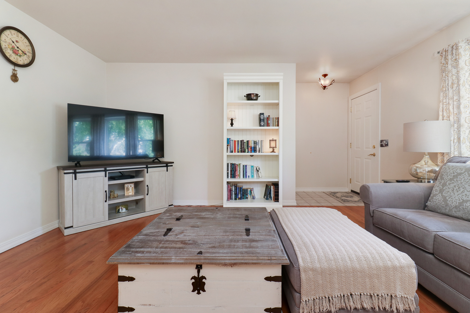 906 Hanlin Court