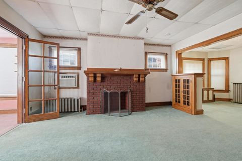 Tiny photo for 2506 Leclaire Street, Davenport, IA 52803 (MLS # 12619017)