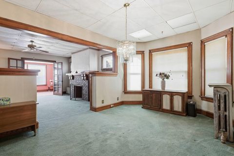 Tiny photo for 2506 Leclaire Street, Davenport, IA 52803 (MLS # 12619017)