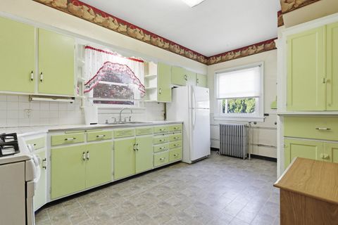 Tiny photo for 2506 Leclaire Street, Davenport, IA 52803 (MLS # 12619017)