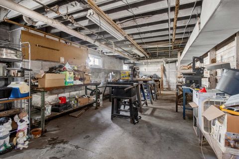 Tiny photo for 2506 Leclaire Street, Davenport, IA 52803 (MLS # 12619017)