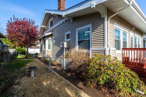 Tiny photo for 2506 Leclaire Street, Davenport, IA 52803 (MLS # 12619017)