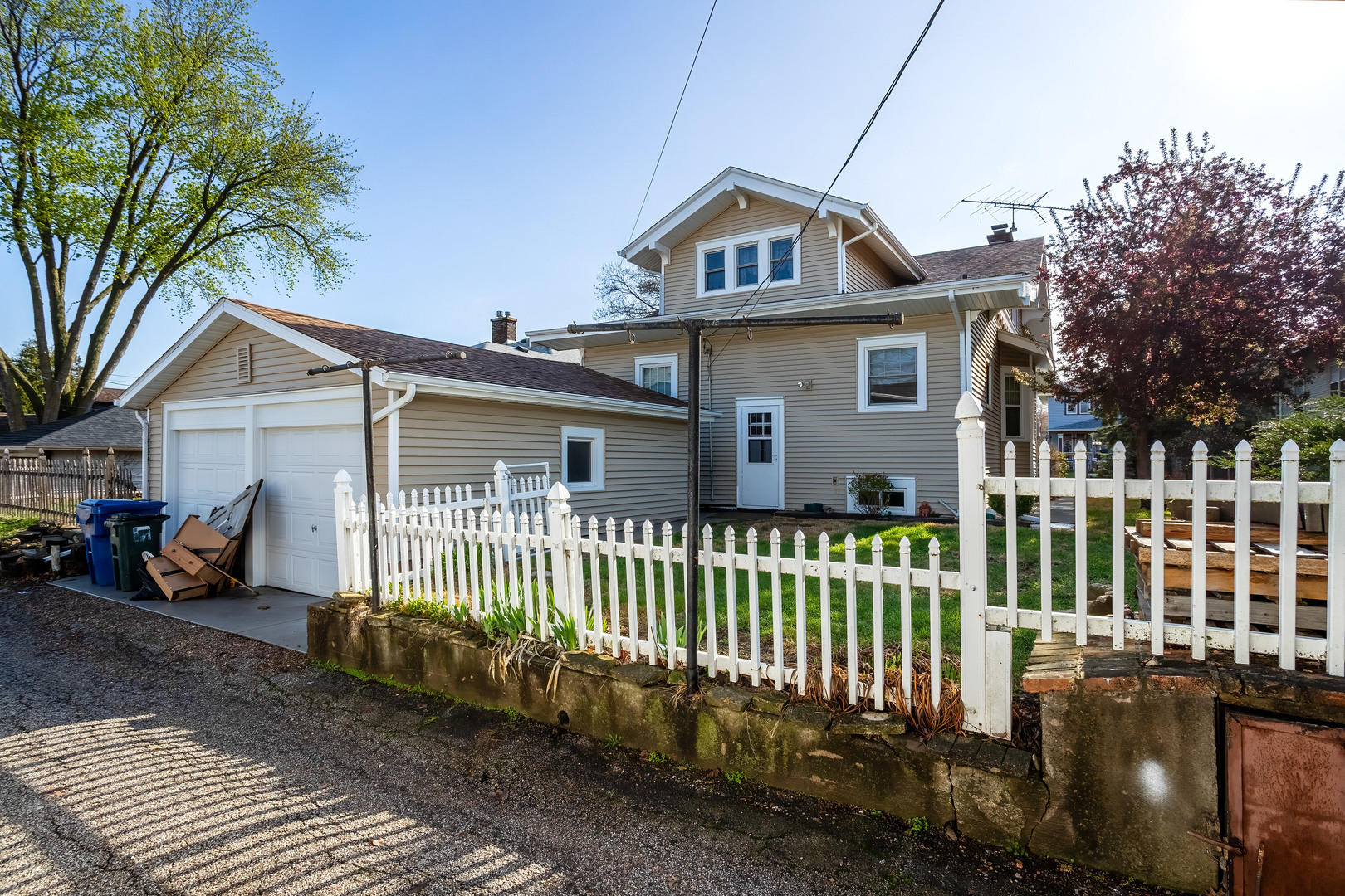 2506 Leclaire Street