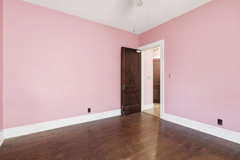 Tiny photo for 2506 Leclaire Street, Davenport, IA 52803 (MLS # 12619017)