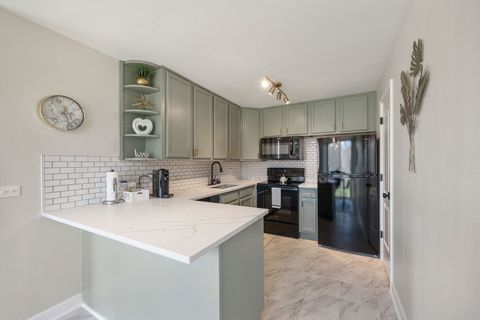 Tiny photo for 6000 E Lake Drive #1D, Lisle, IL 60532 (MLS # 12560541)